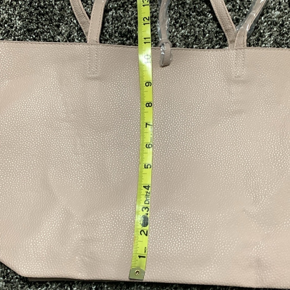 Badgley Mischka Decorative Chain Tote - Picture 10 of 12